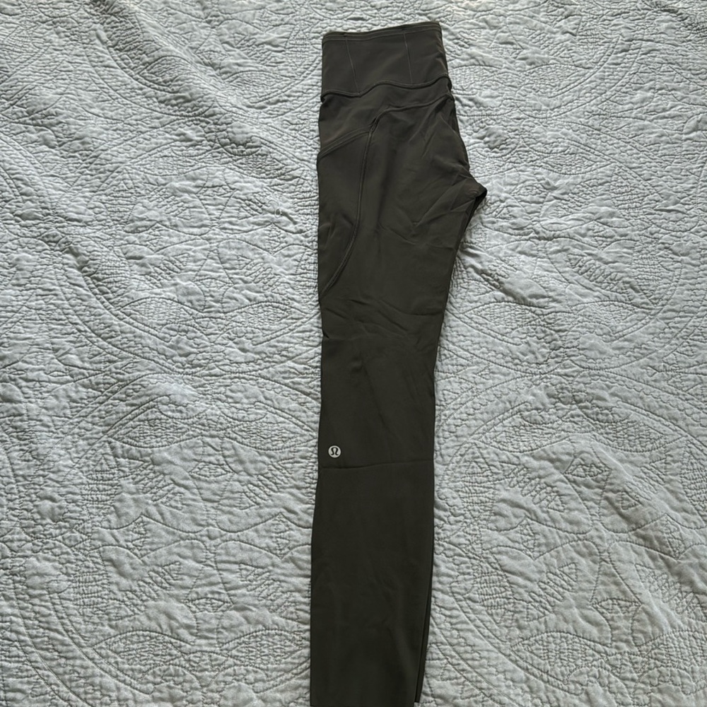 Lululemons fast and free 7/8 tights Size 6/Small